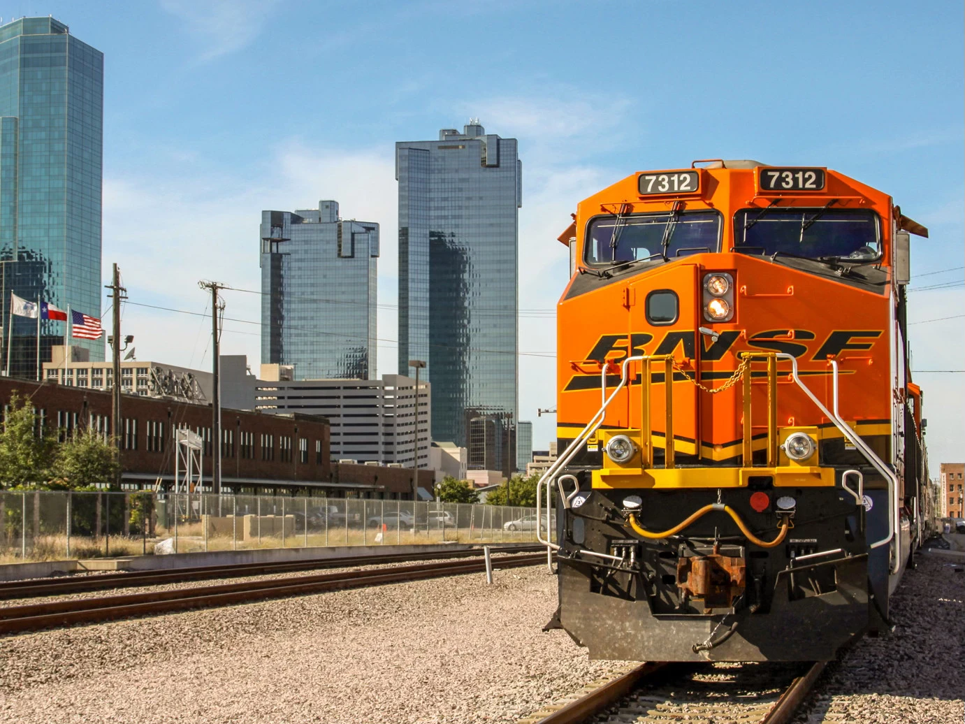 BNSF train with building in the background